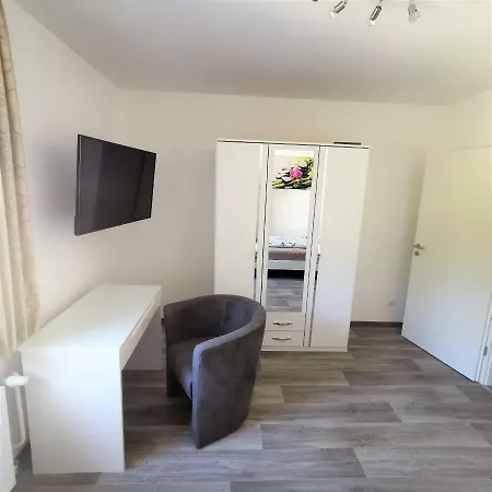 Aussen Pfui Innen Hui * Mönchengladbach