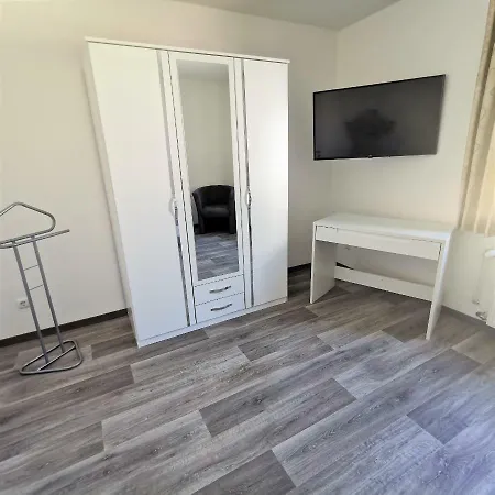 Apartment Aussen Pfui Innen Hui Monchengladbach
