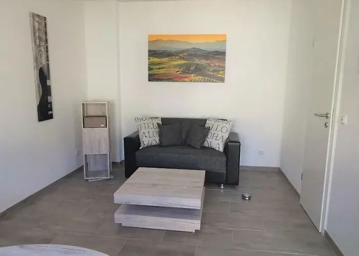 Aussen Pfui Innen Hui * Mönchengladbach