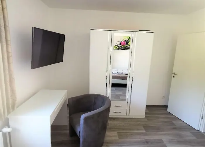 Aussen Pfui Innen Hui * Mönchengladbach